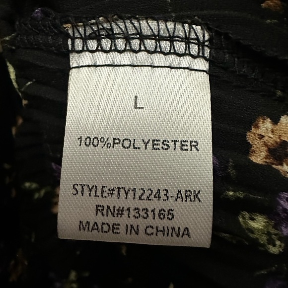 Everleigh Black Floral Blouse Size Large Tie Neck Pleated Ruffle Bottom NWT - Picture 5 of 6